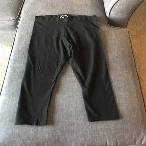 VS capri leggings XL NWOT